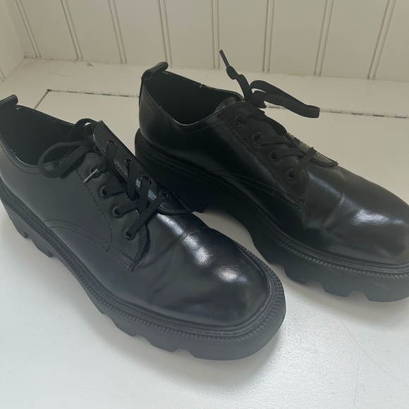 Size 10 Zara Platforms, Barely Worn. - Picture 2 of 3